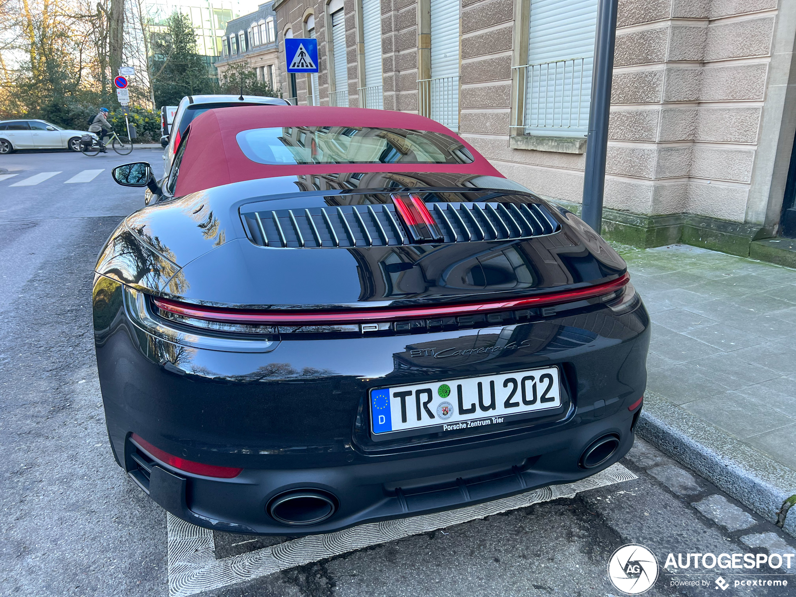 Porsche 992 Carrera 4S Cabriolet