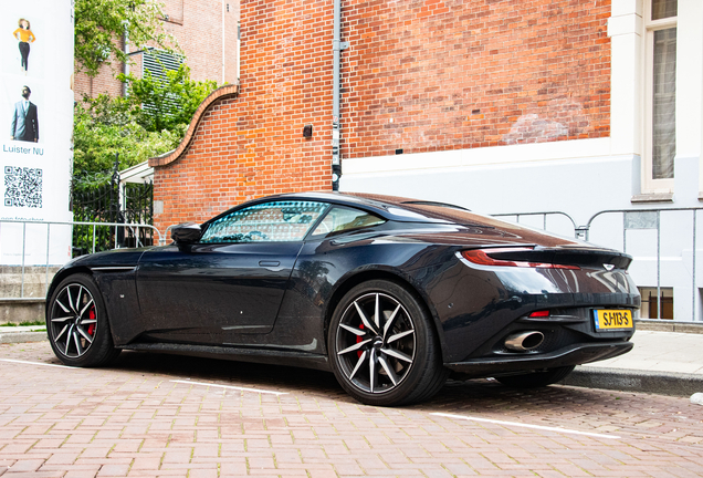 Aston Martin DB11