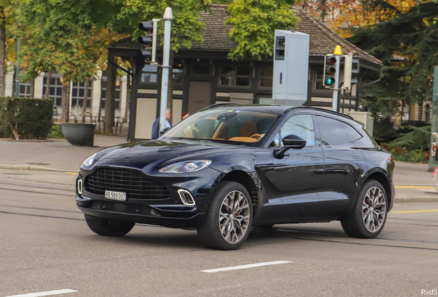 Aston Martin DBX