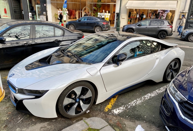 BMW i8