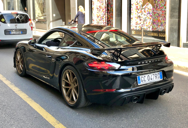 Porsche 718 Cayman GT4