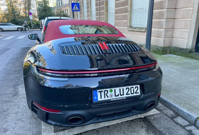 Porsche 992 Carrera 4S Cabriolet