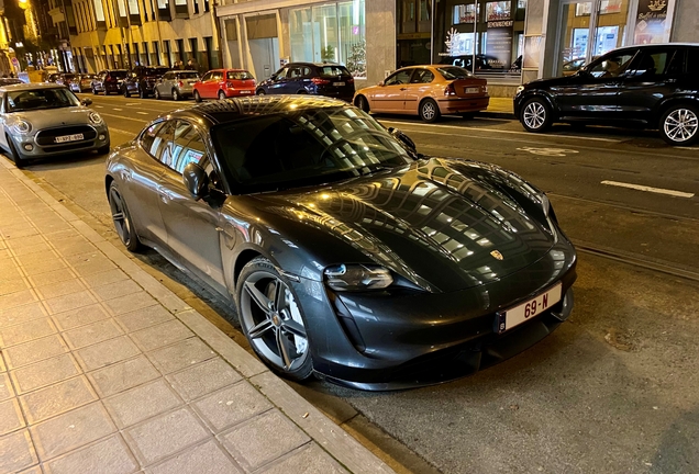 Porsche Taycan Turbo