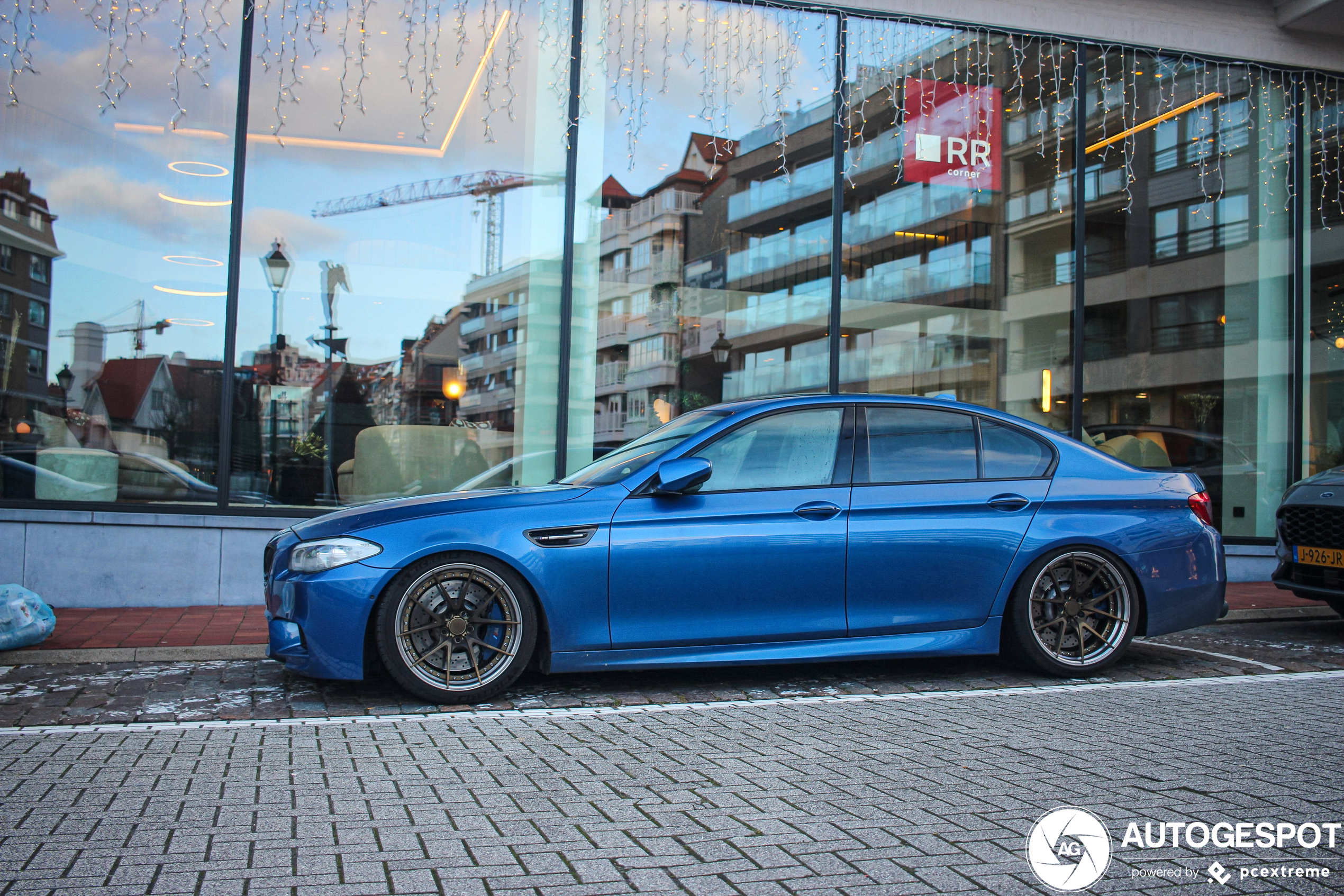 BMW M5 F10 2011