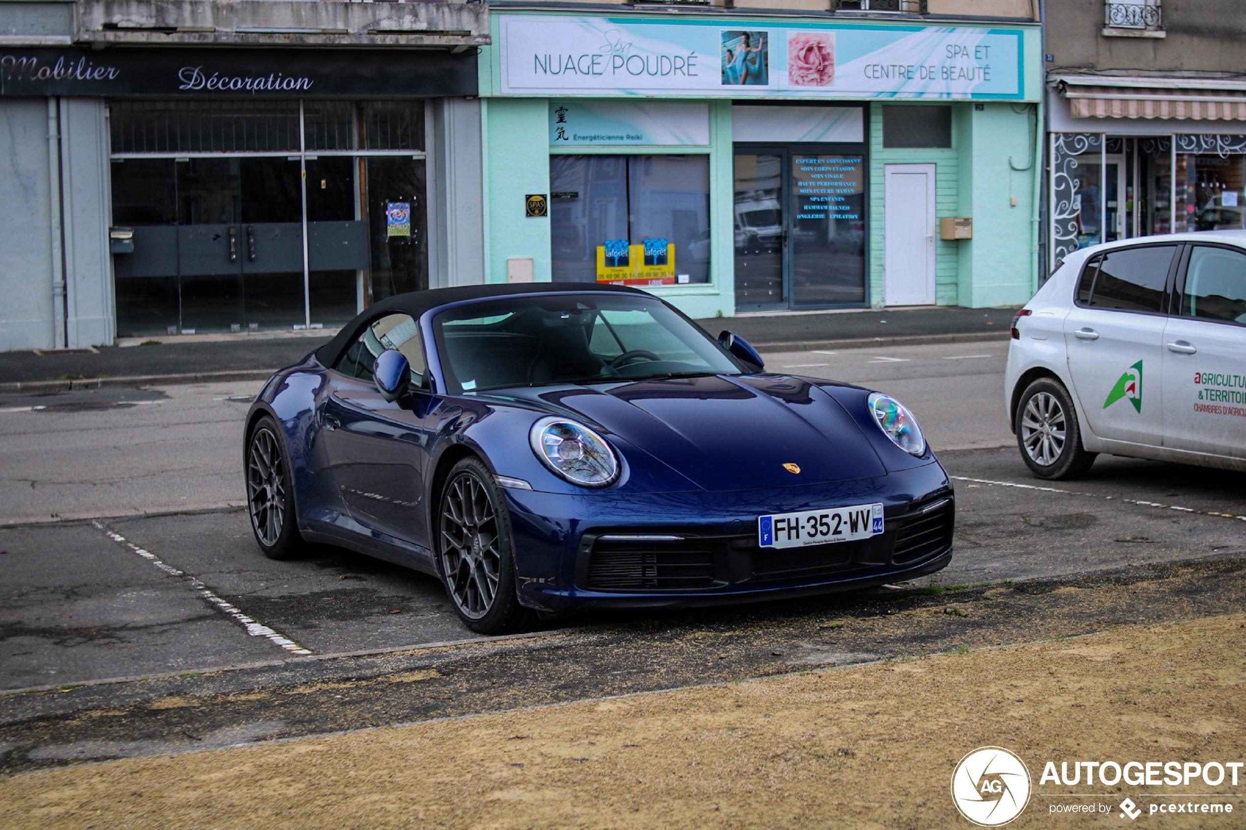 Porsche 992 Carrera 4S Cabriolet