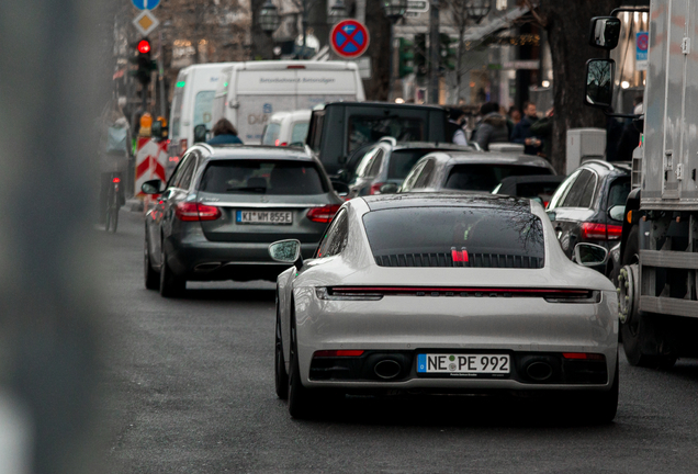 Porsche 992 Carrera 4S