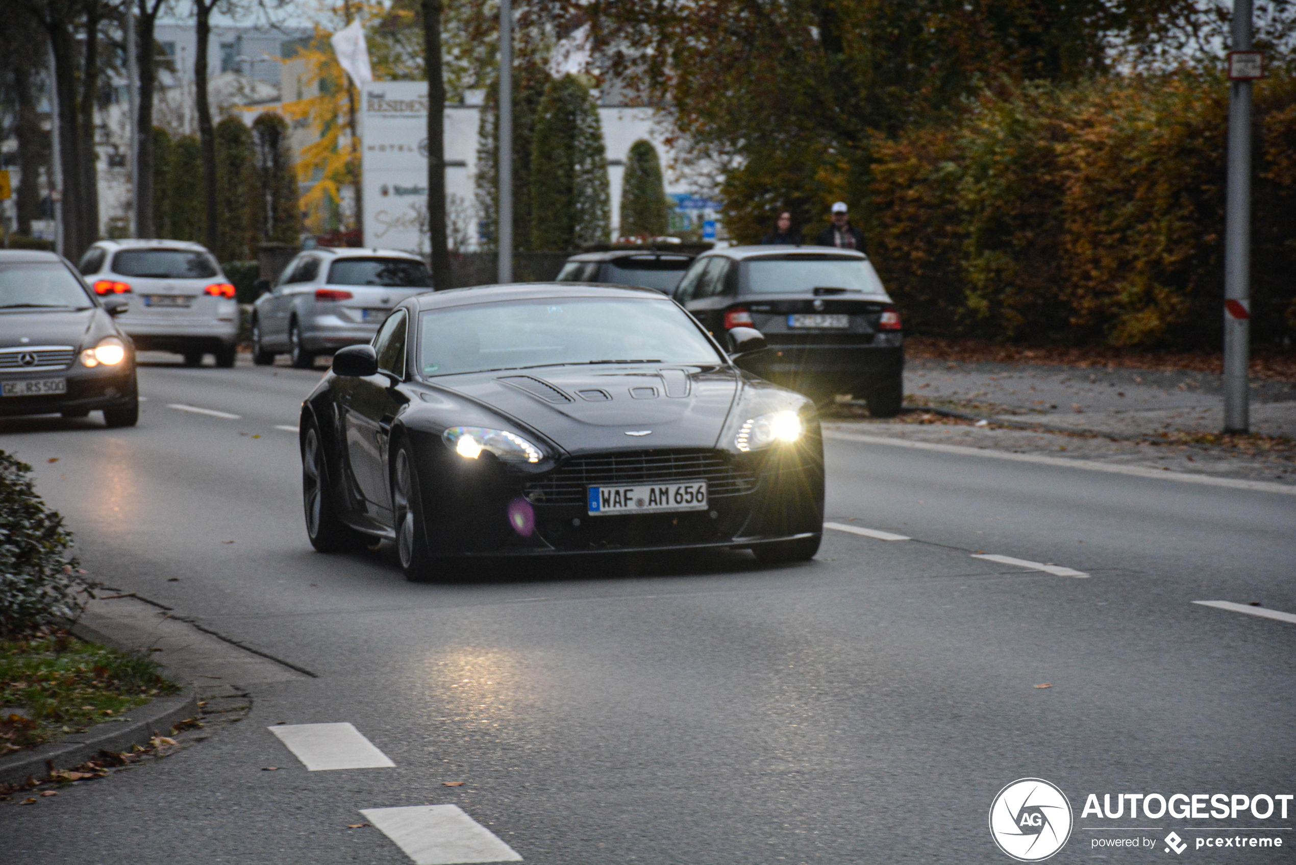 Aston Martin V12 Vantage