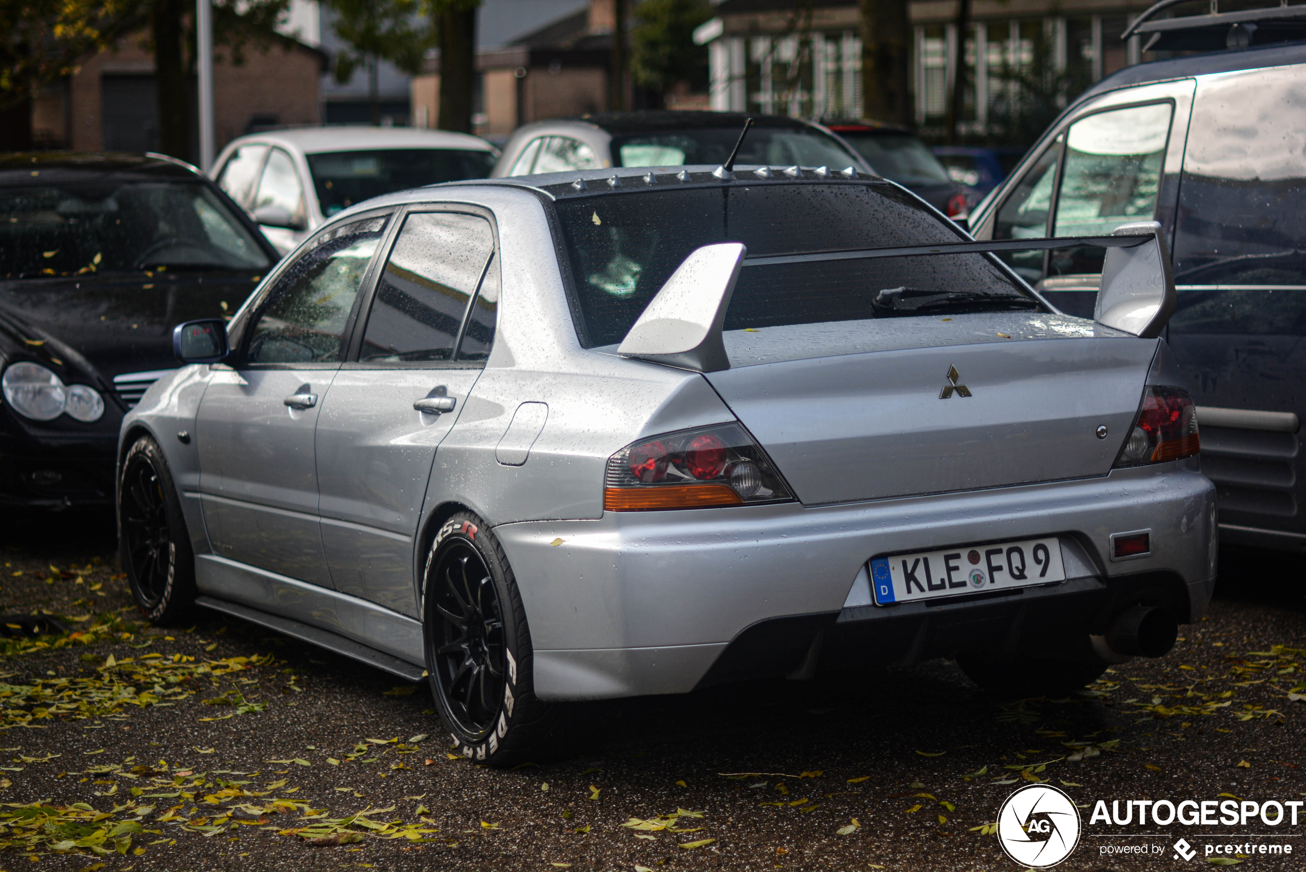 Mitsubishi Lancer Evolution IX MR FQ-320