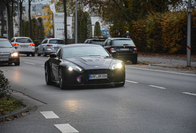 Aston Martin V12 Vantage