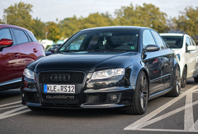 Audi RS4 Sedan