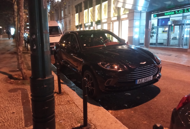 Aston Martin DBX