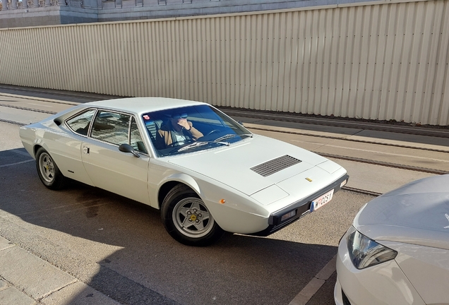 Ferrari Dino 308 GT4