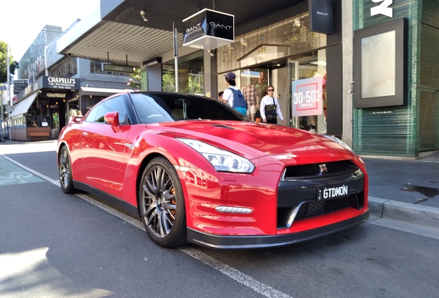 Nissan GT-R 2015