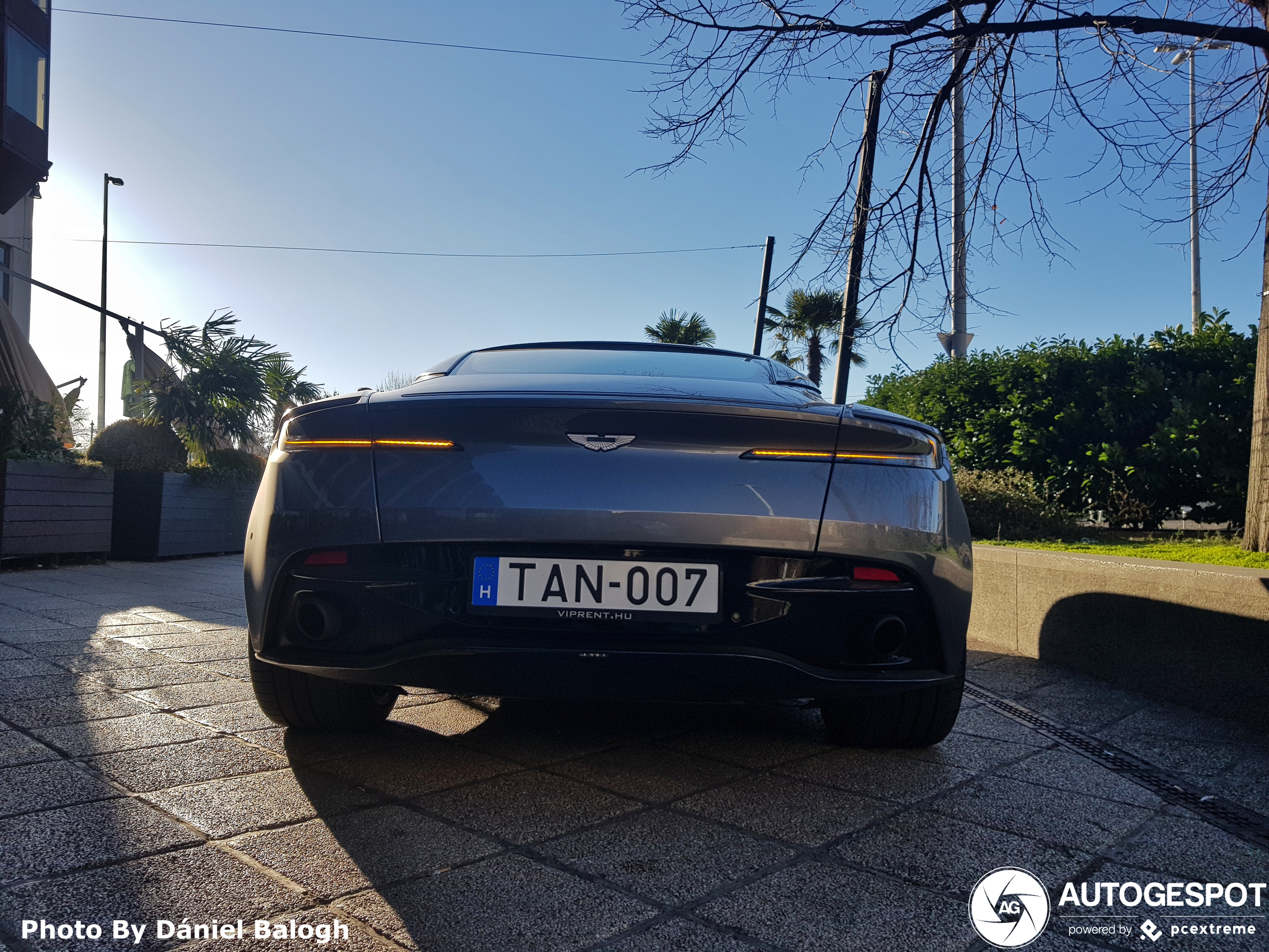 Aston Martin DB11