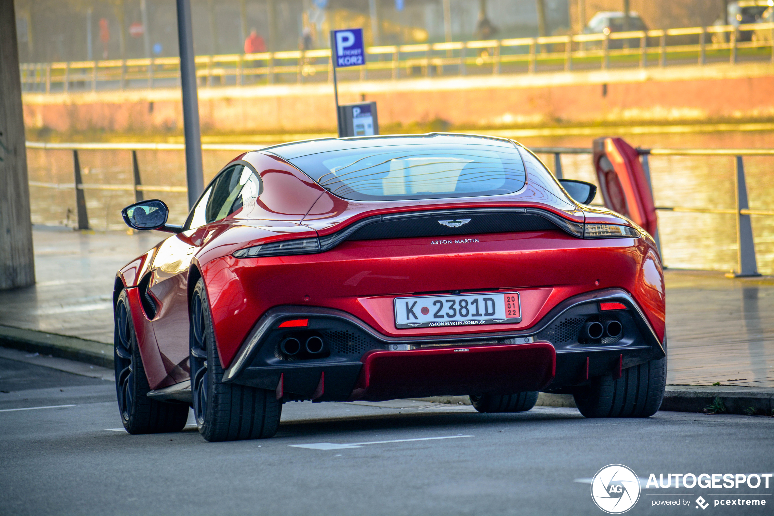 Aston Martin V8 Vantage 2018