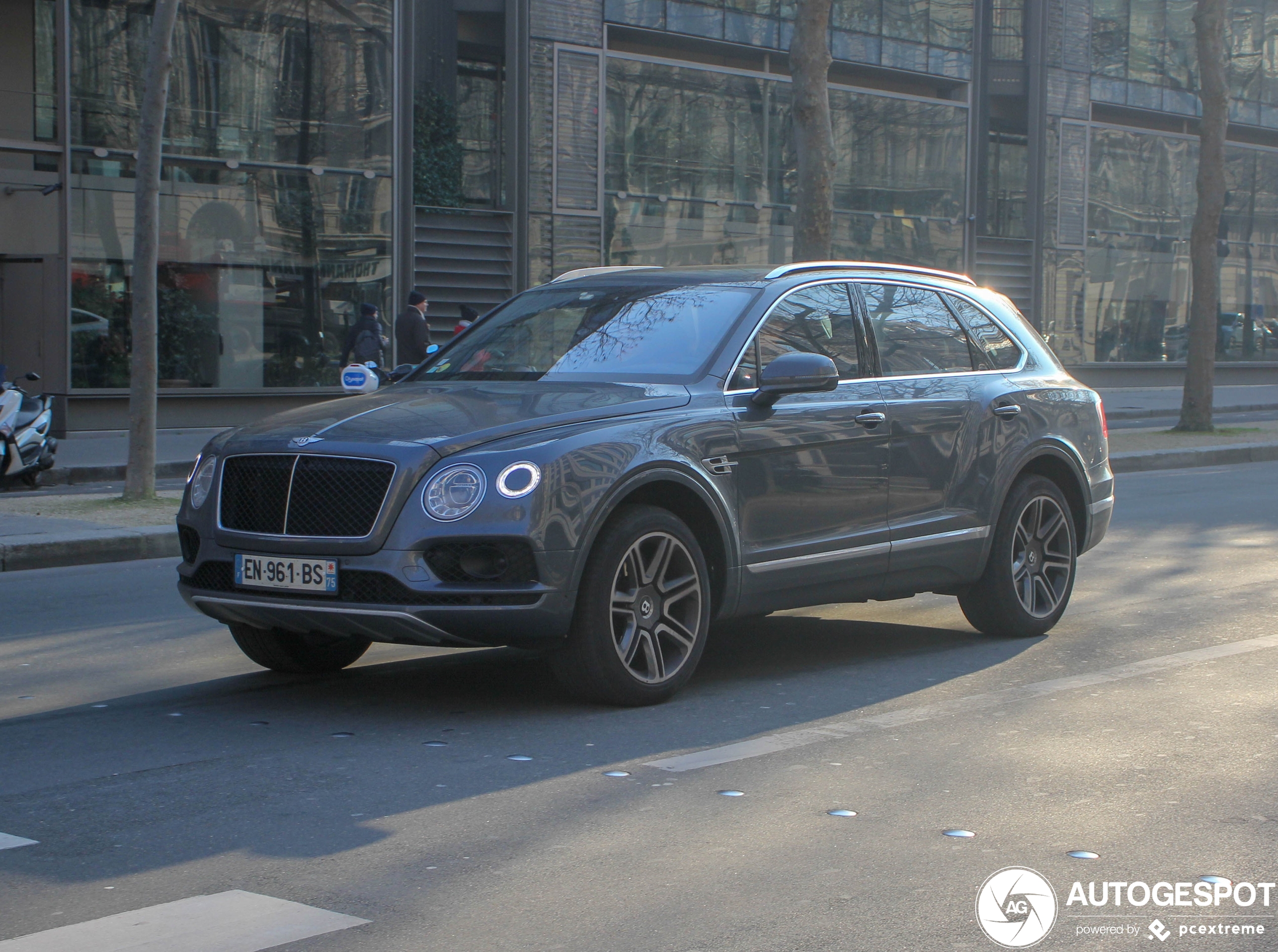 Bentley Bentayga V8