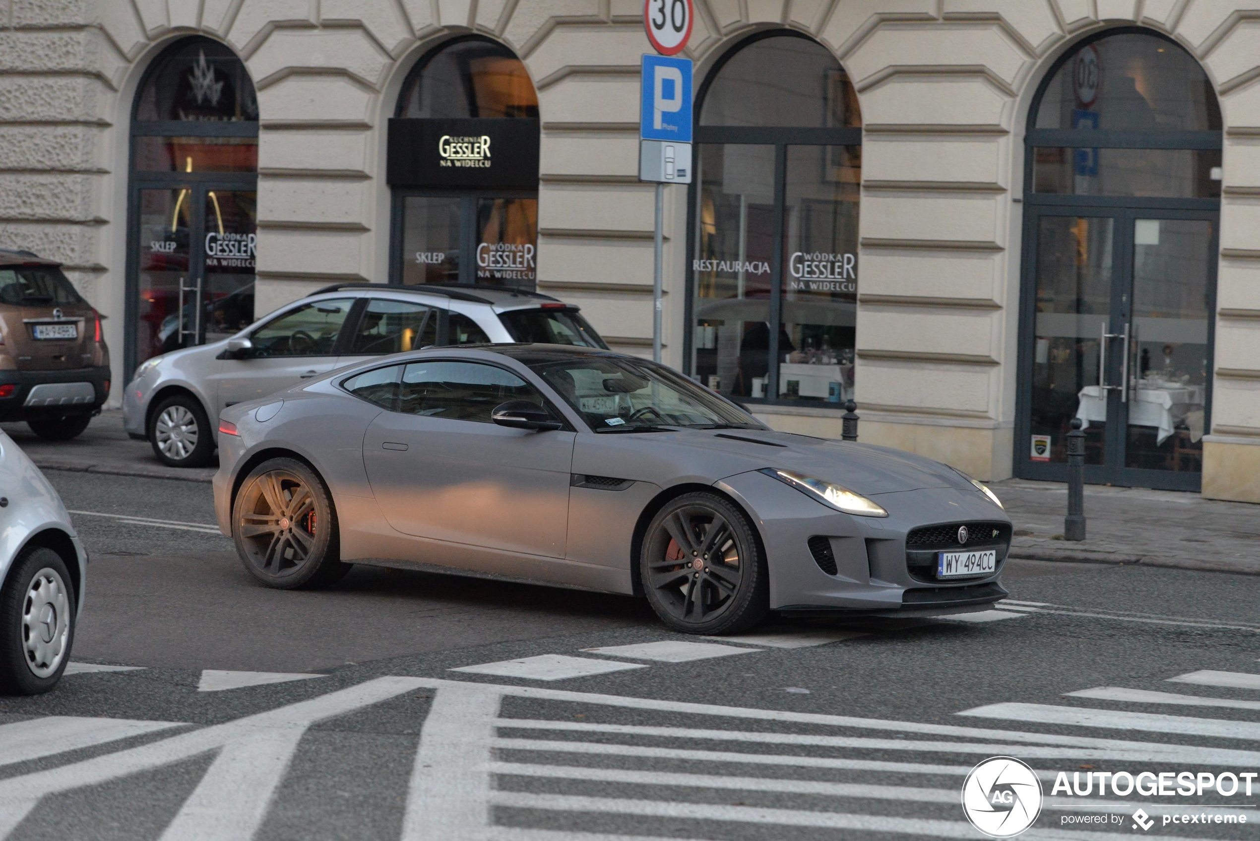 Jaguar F-TYPE R Coupé