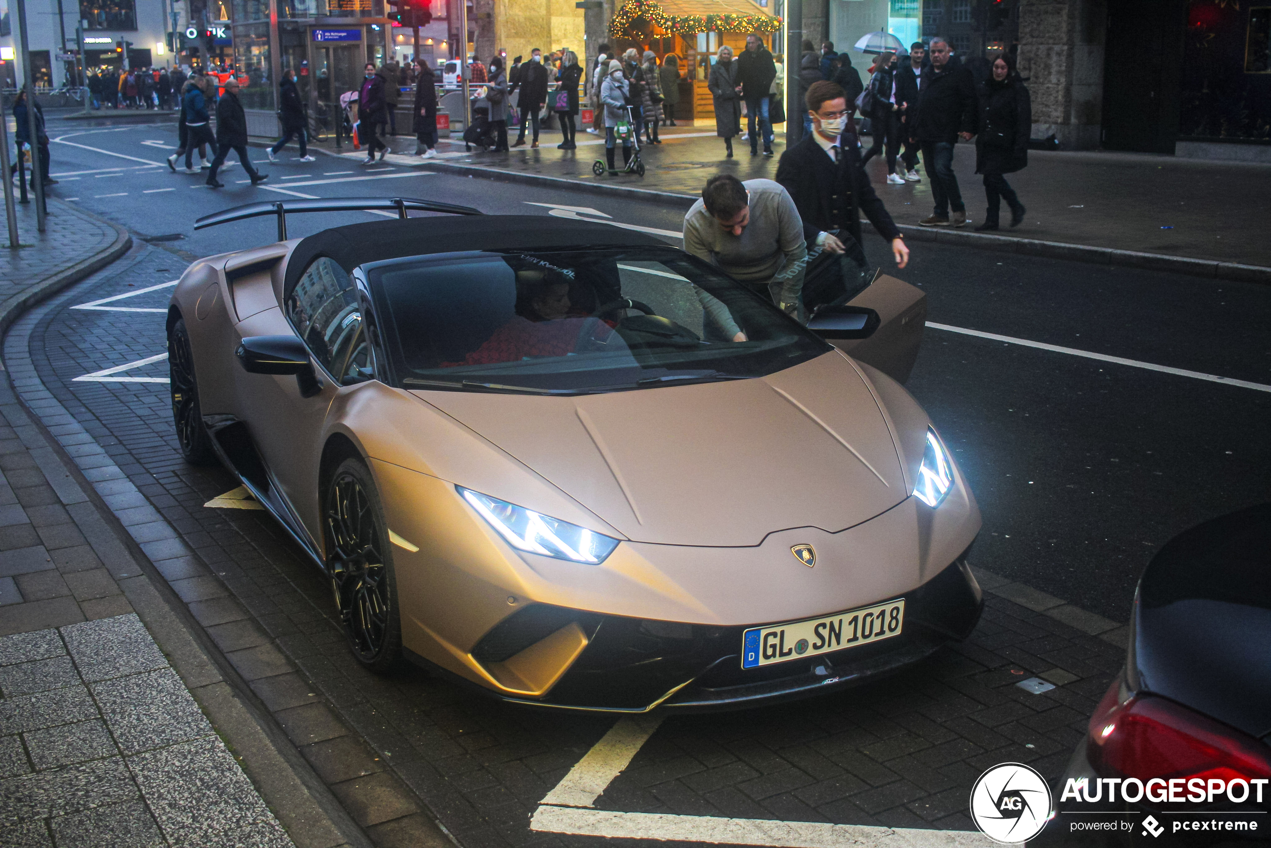 Lamborghini Huracán LP640-4 Performante Spyder