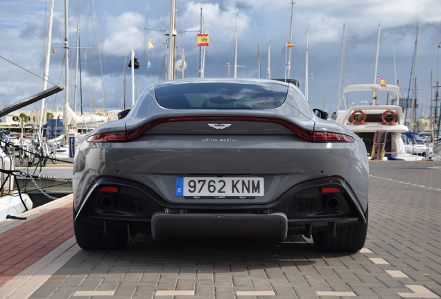 Aston Martin V8 Vantage 2018