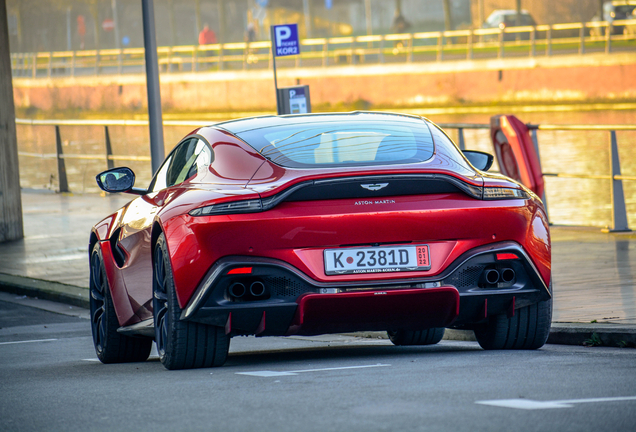 Aston Martin V8 Vantage 2018