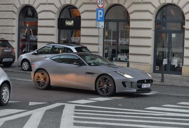 Jaguar F-TYPE R Coupé