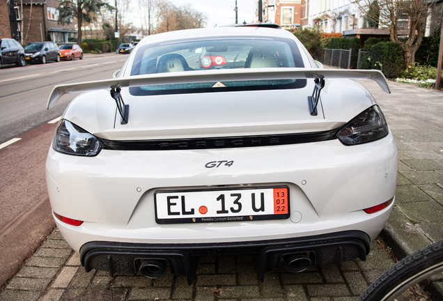 Porsche 718 Cayman GT4