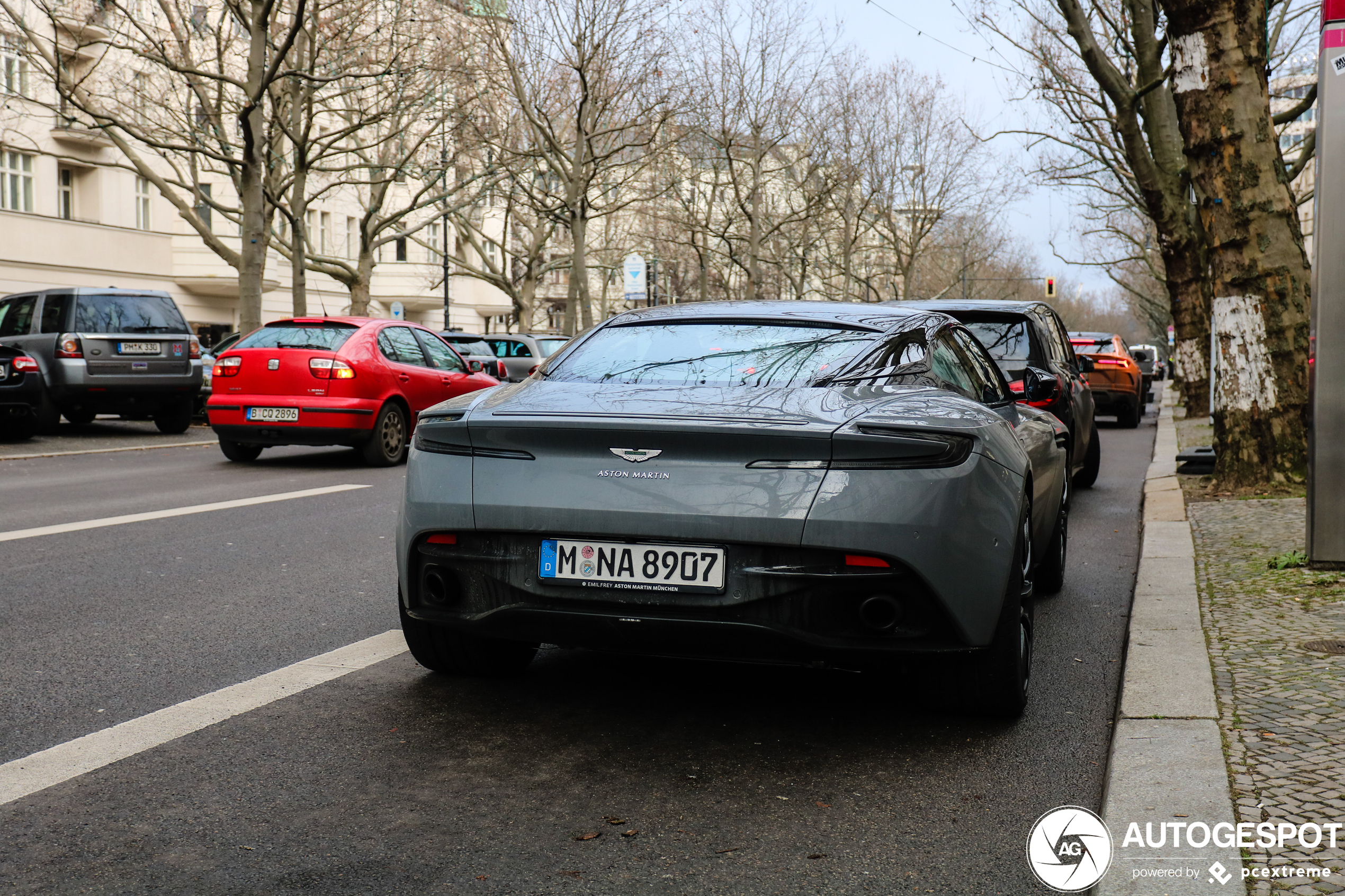 Aston Martin DB11 AMR