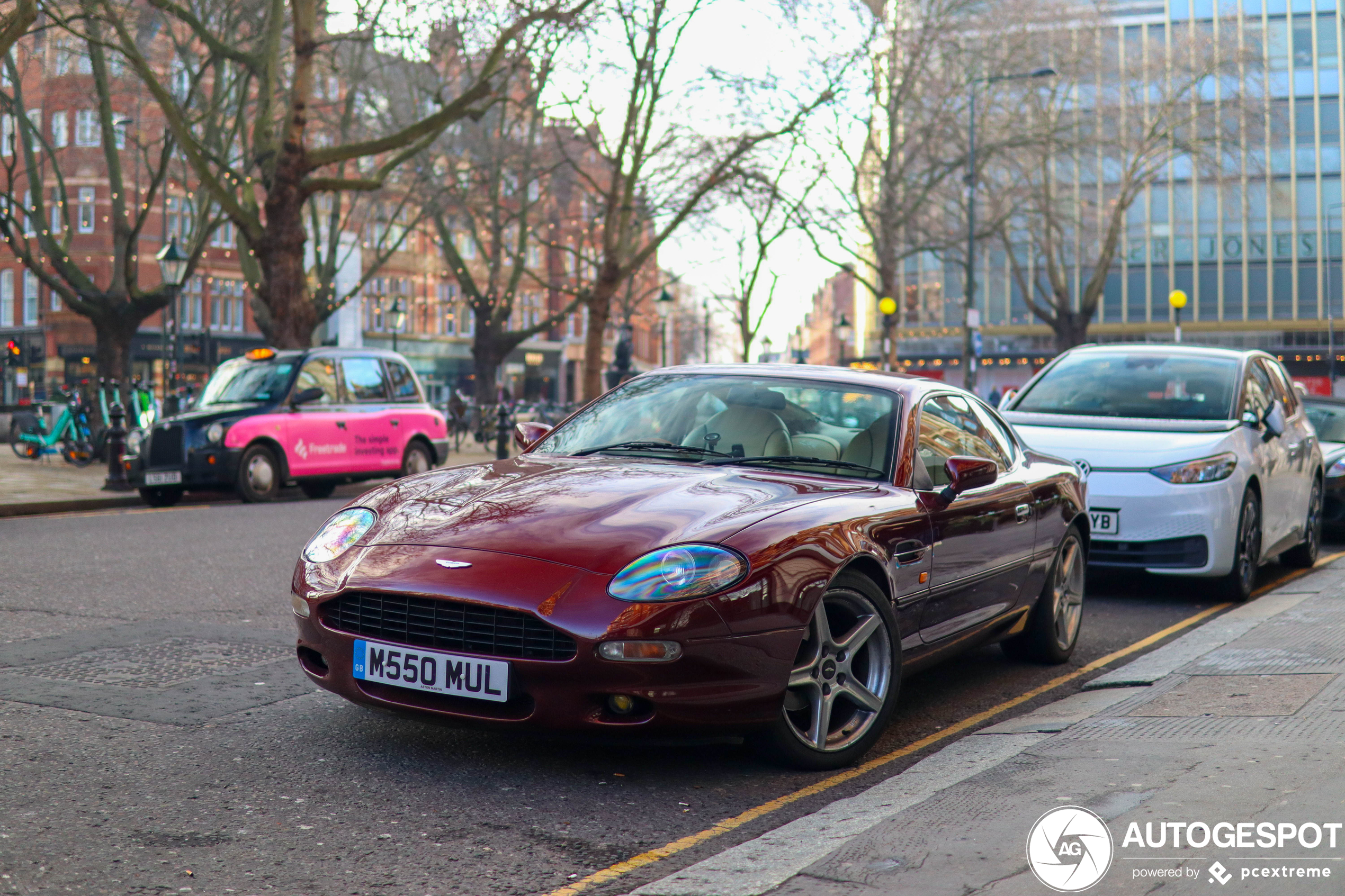 Aston Martin DB7