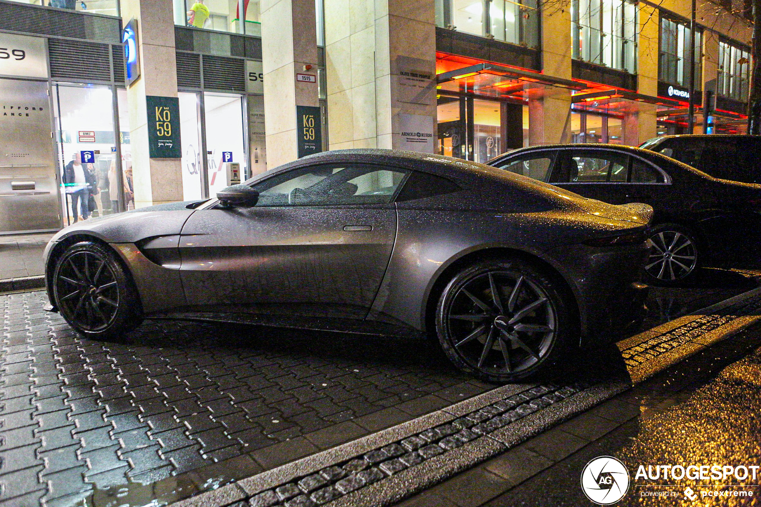 Aston Martin V8 Vantage 2018