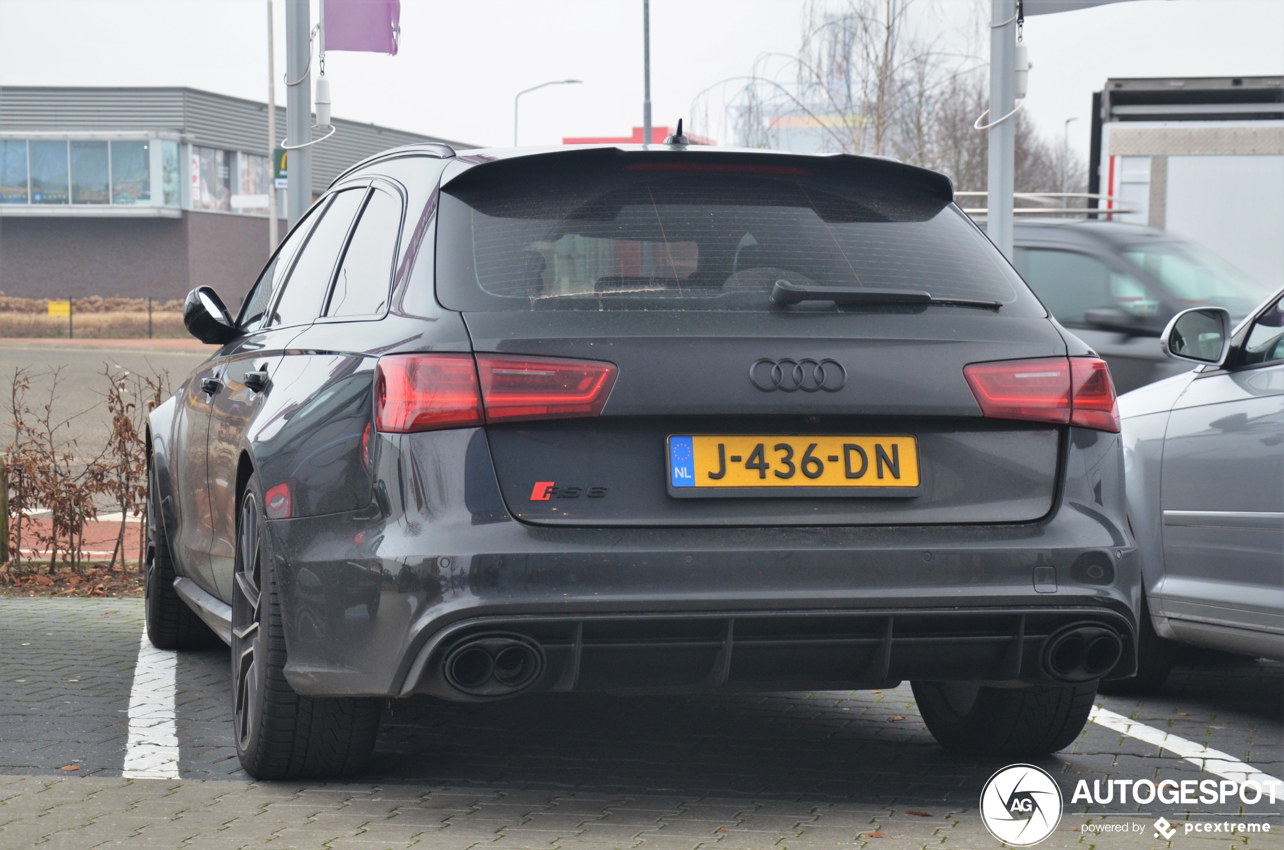 Audi RS6 Avant C7 2015