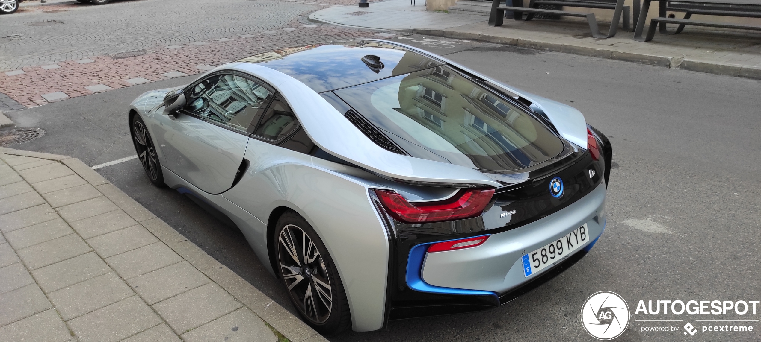 BMW i8