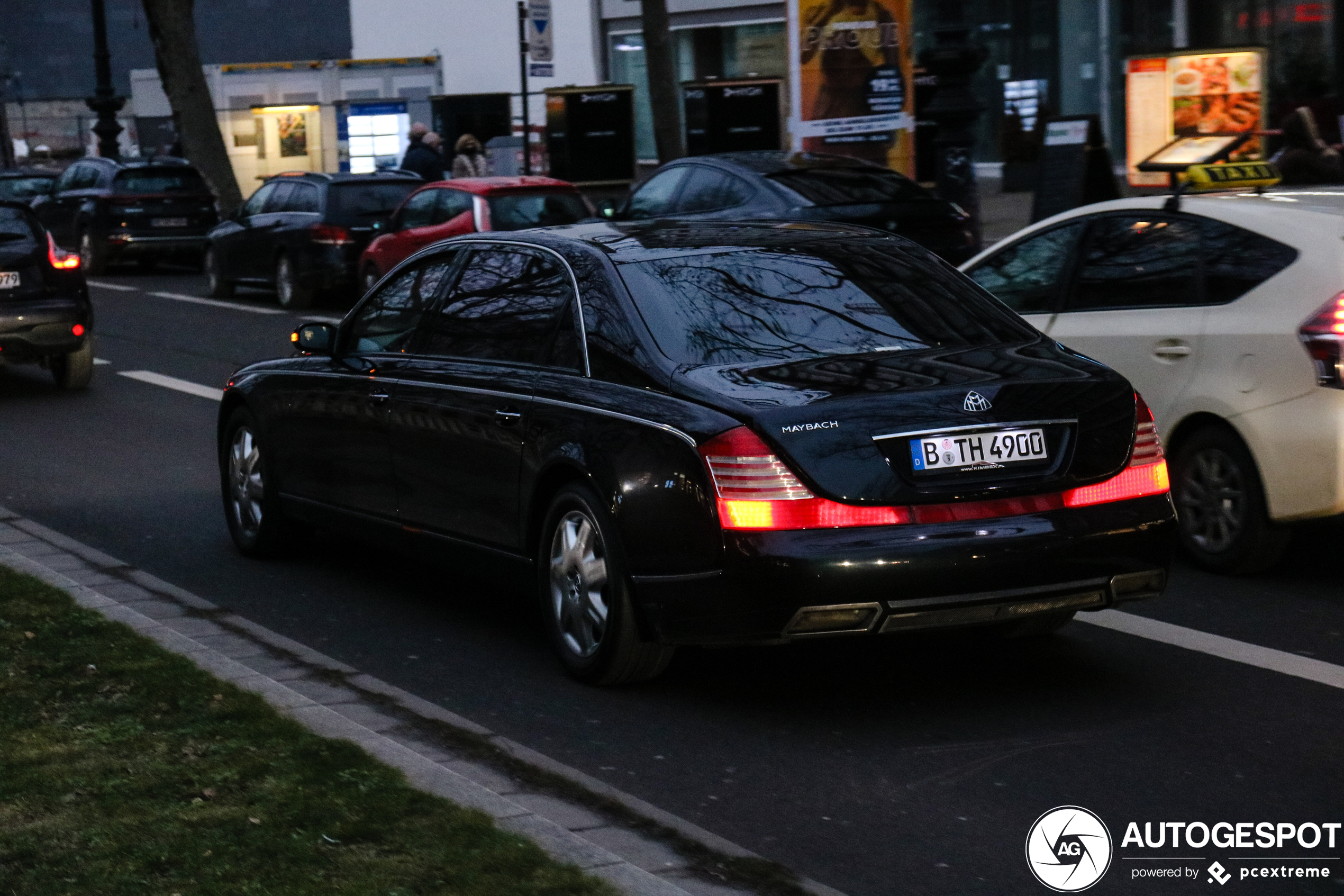Wie heeft er geknutseld aan deze Maybach 62?