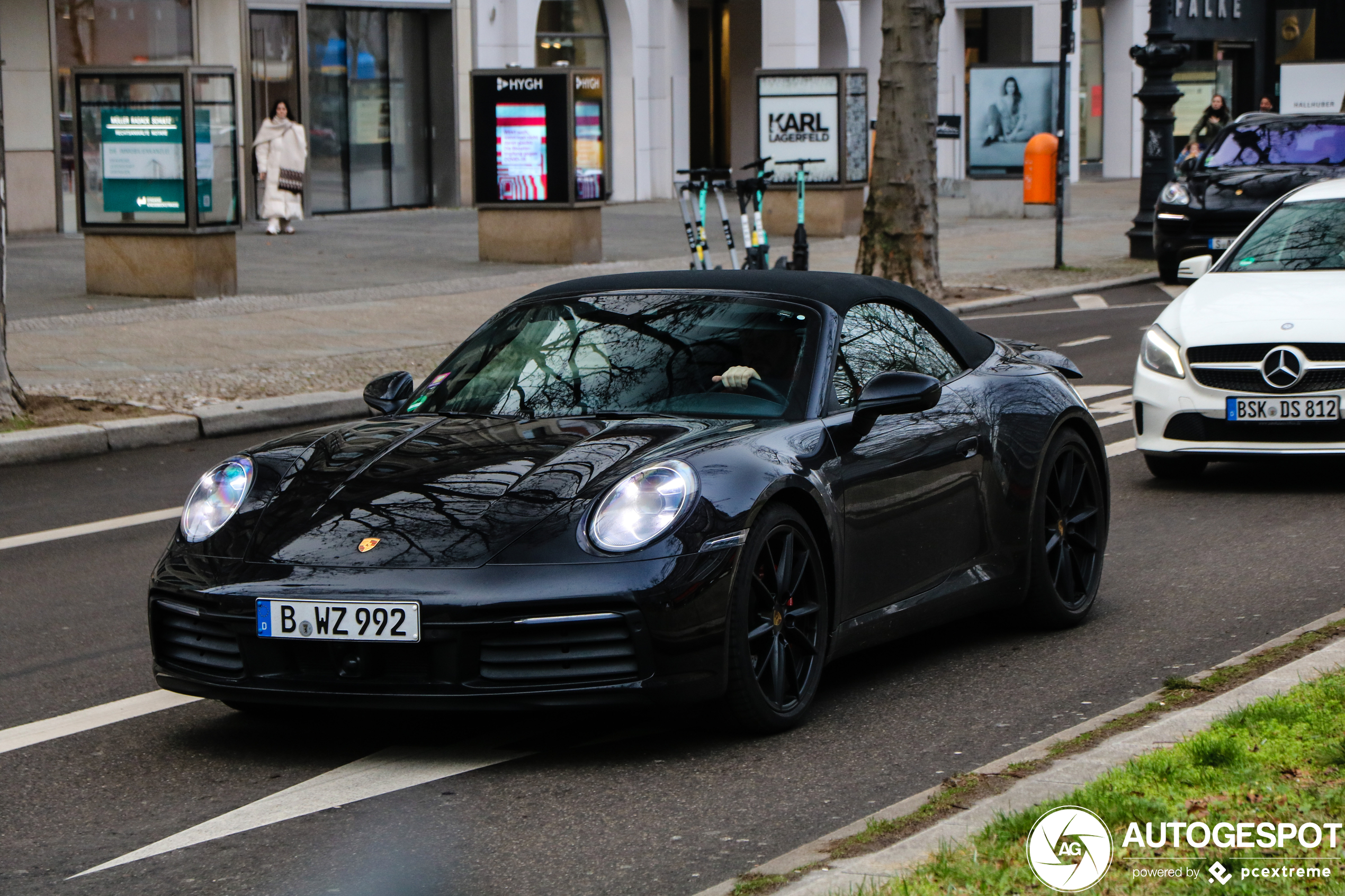 Porsche 992 Carrera 4S Cabriolet