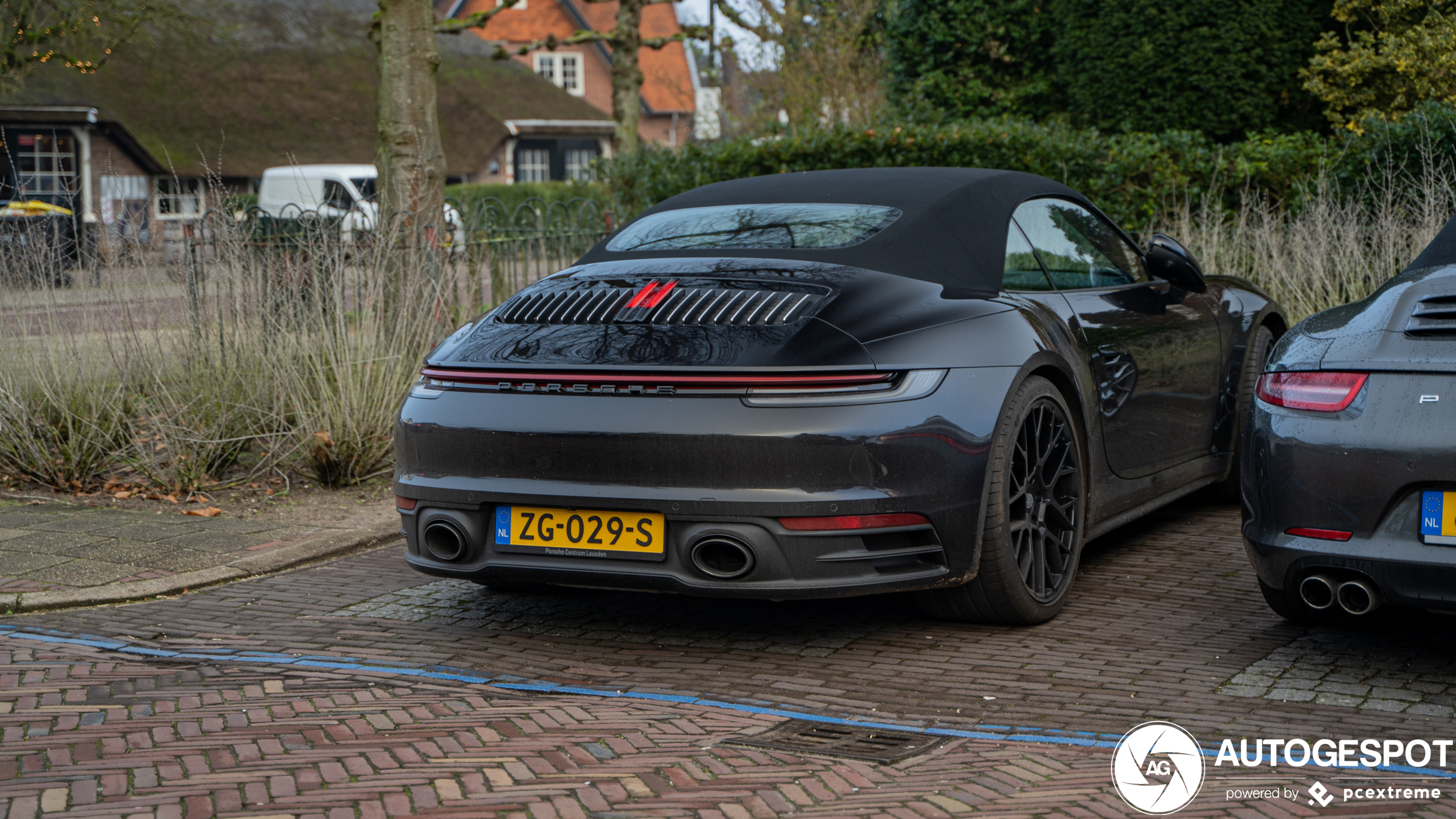 Porsche 992 Carrera 4S Cabriolet