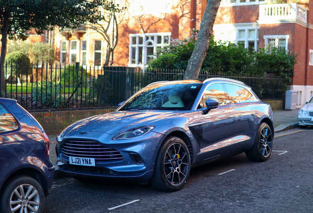Aston Martin DBX