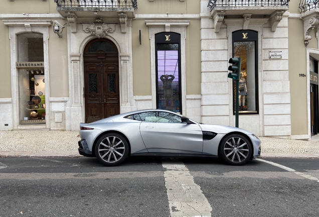 Aston Martin V8 Vantage 2018