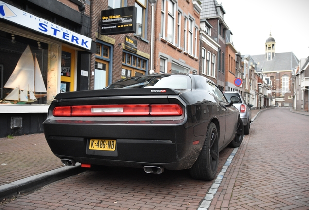 Dodge Challenger SRT-8