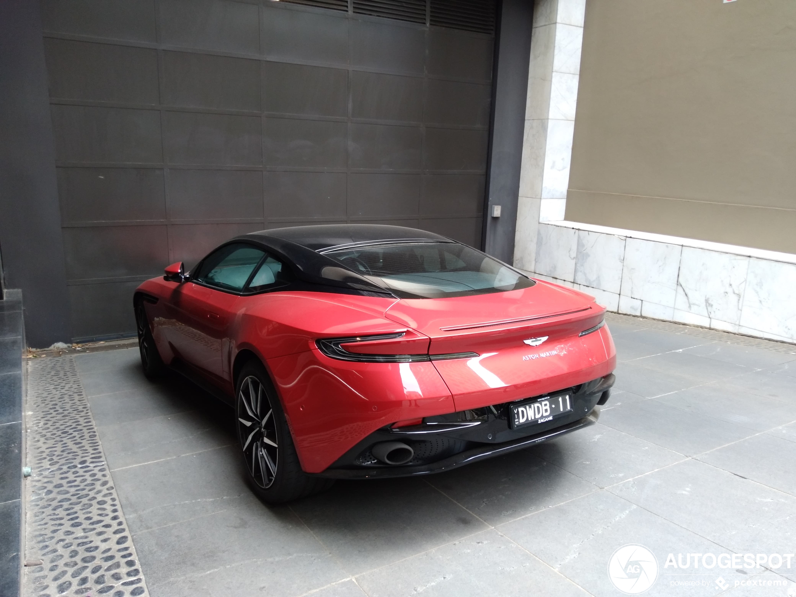 Aston Martin DB11