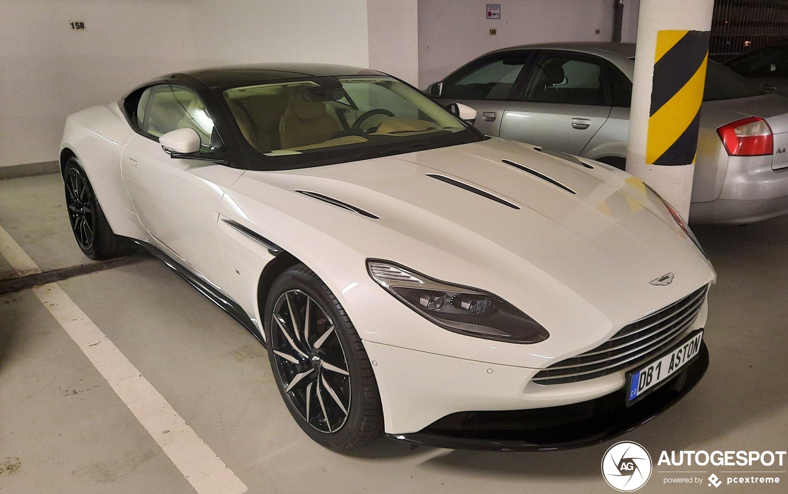 Aston Martin DB11