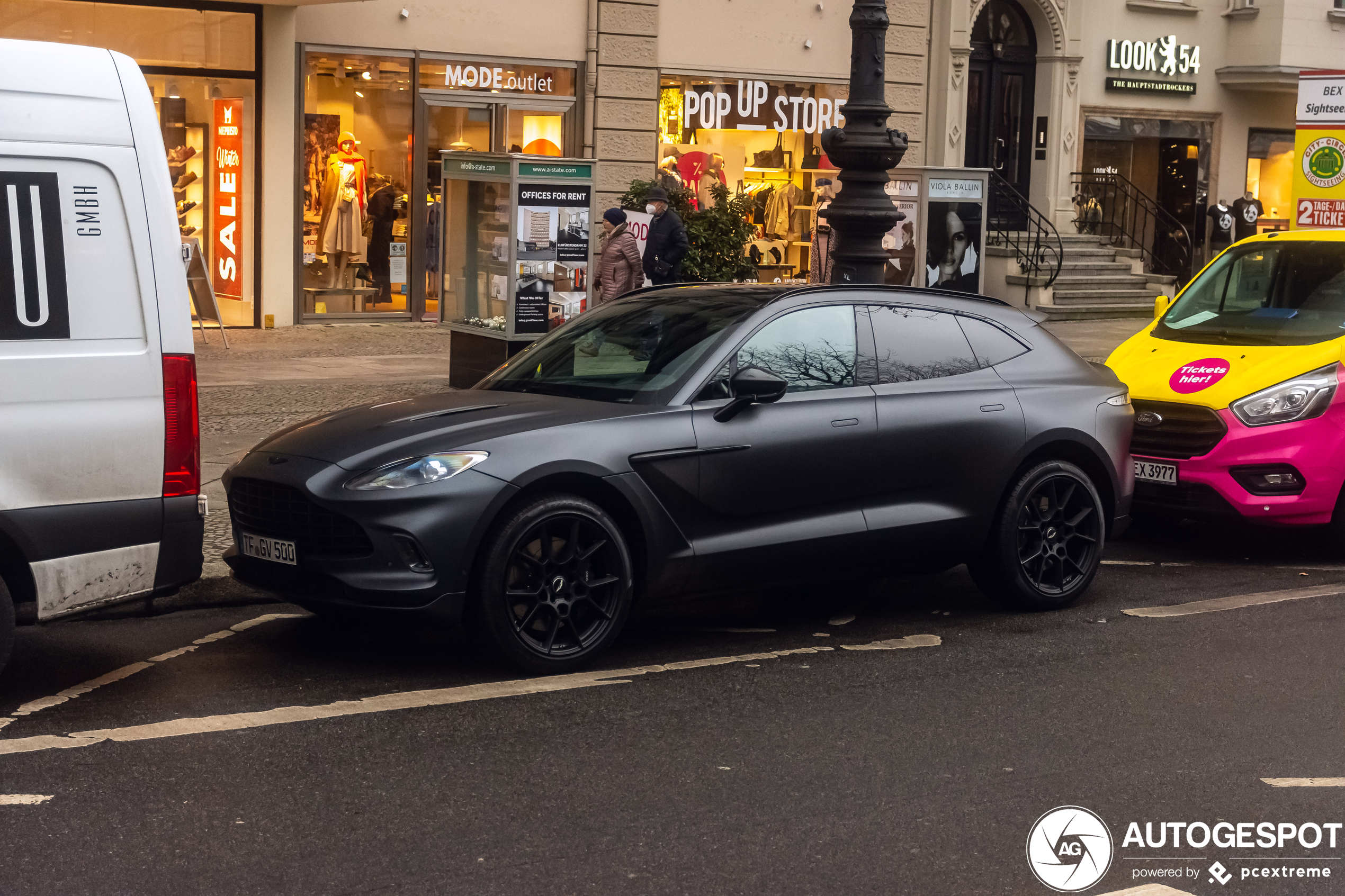 Aston Martin DBX