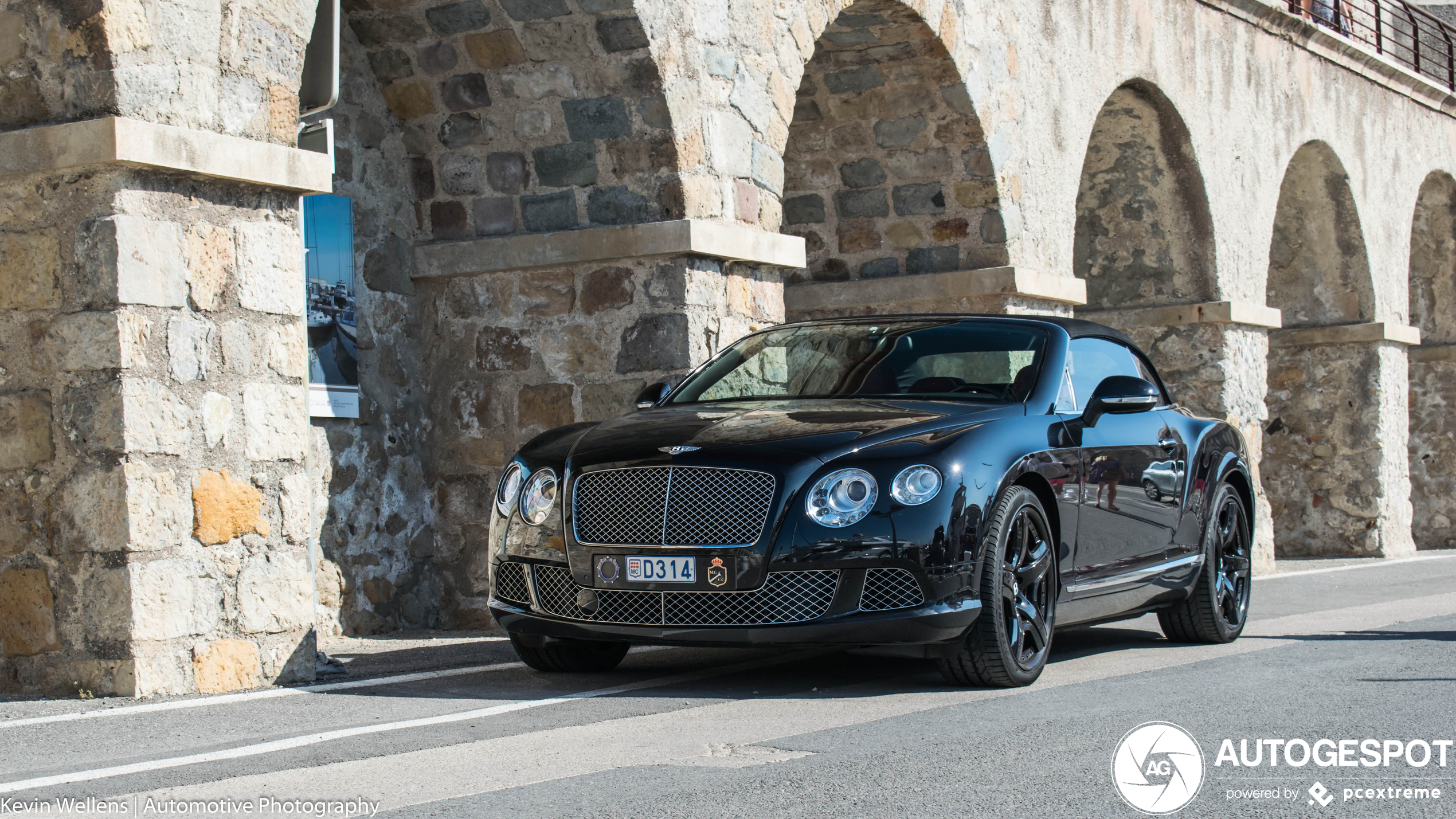 Bentley Continental GTC 2012