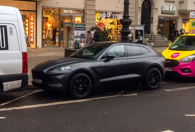 Aston Martin DBX