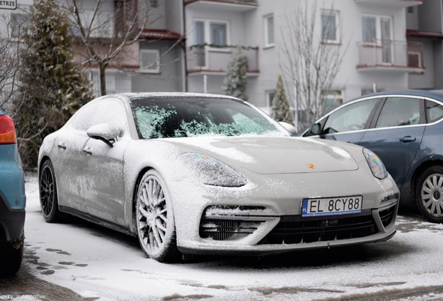 Porsche 971 Panamera Turbo