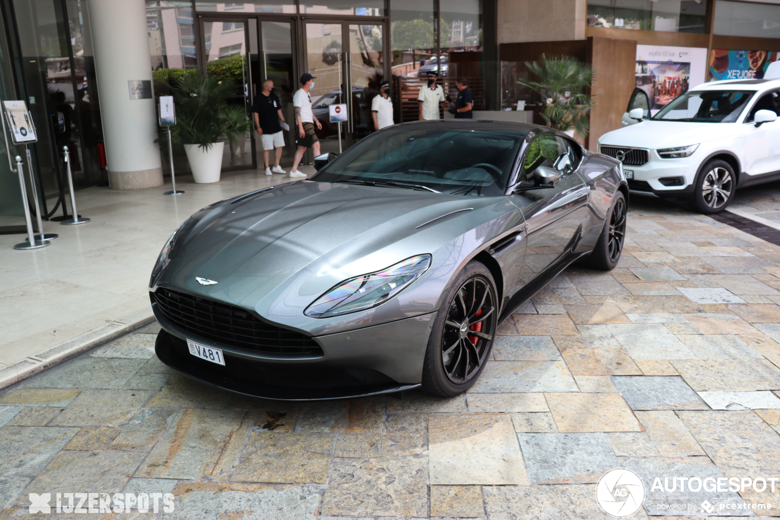 Aston Martin DB11 V8