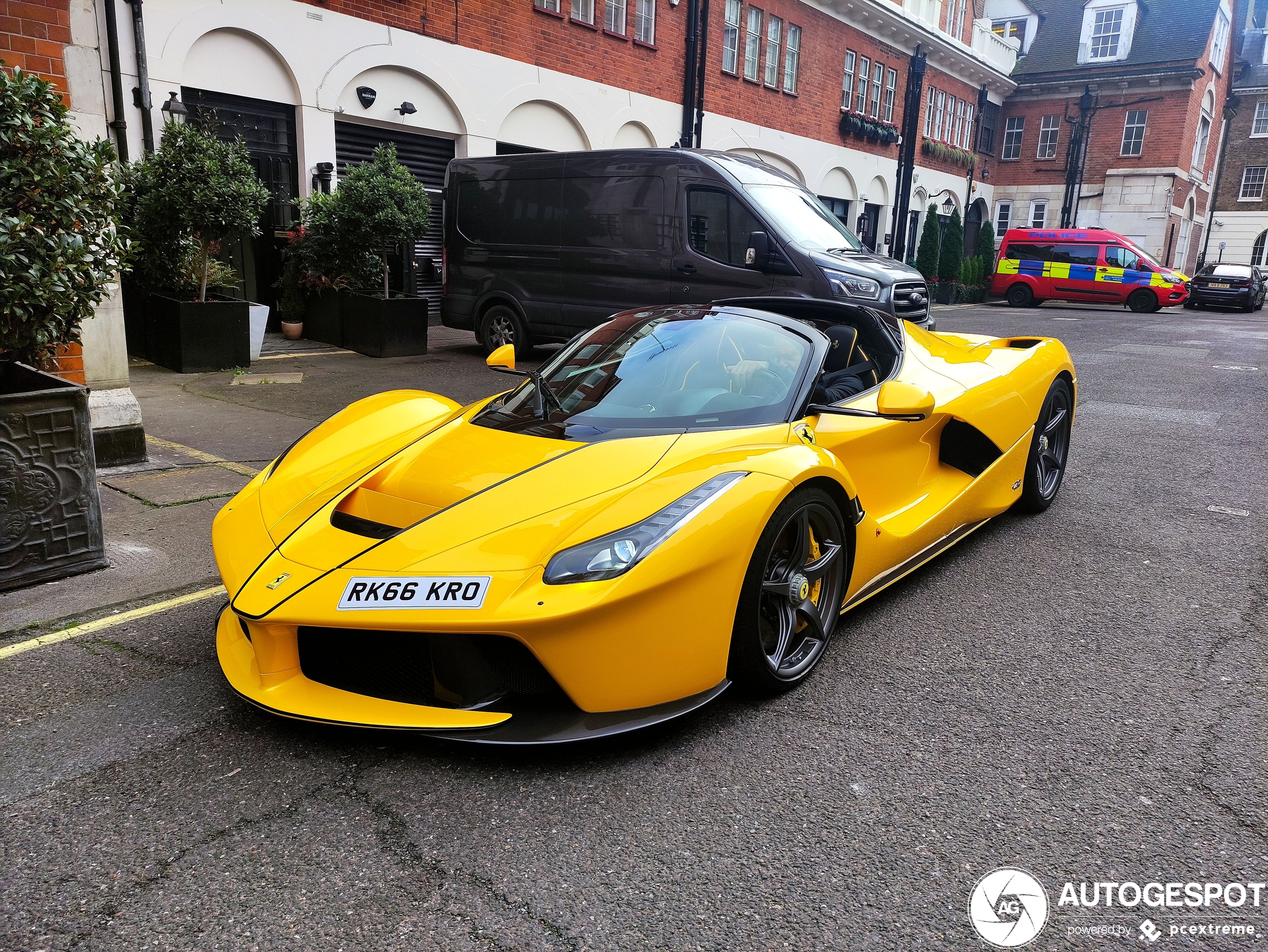 Ferrari LaFerrari Aperta