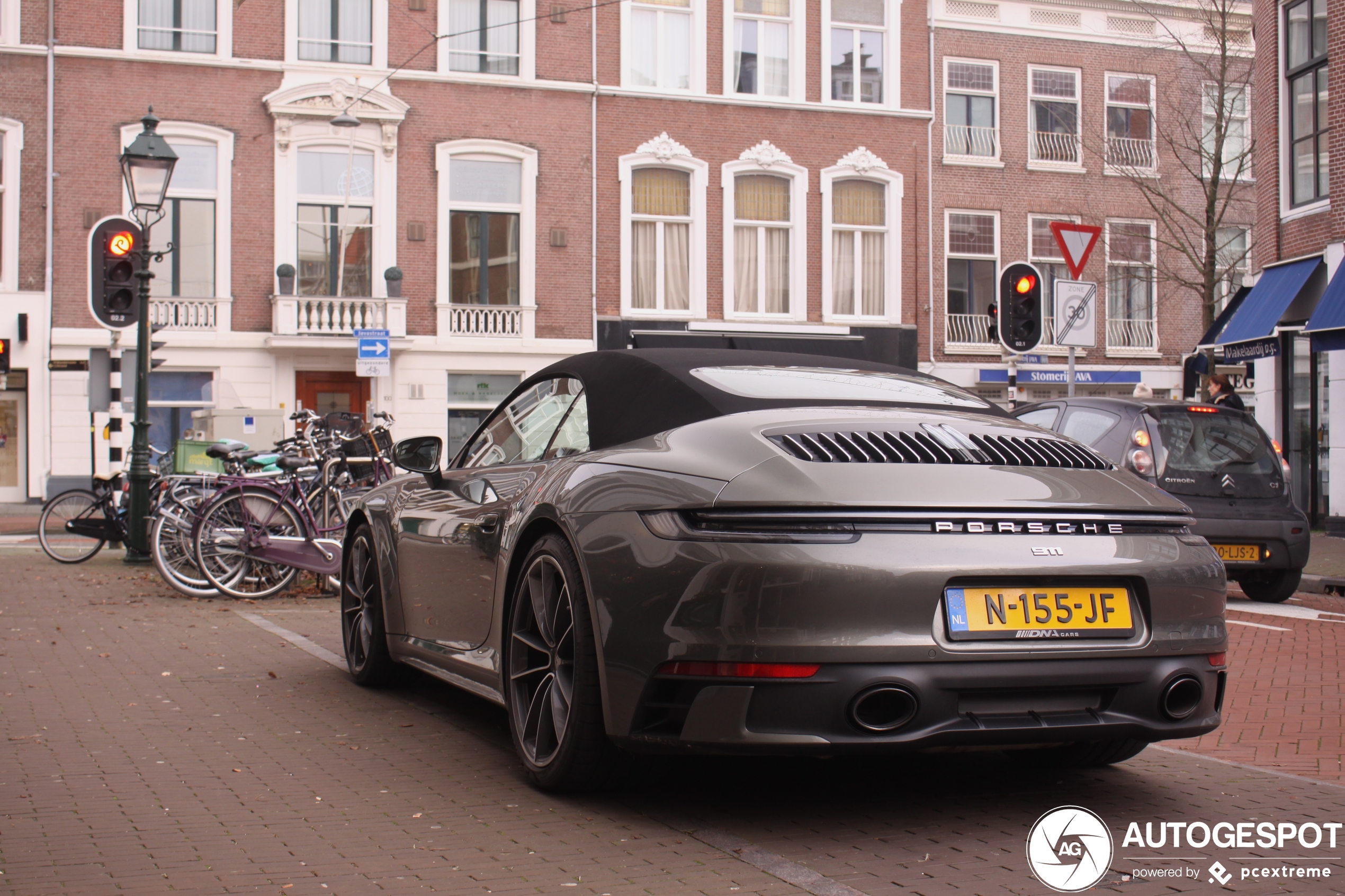 Porsche 992 Carrera 4S Cabriolet