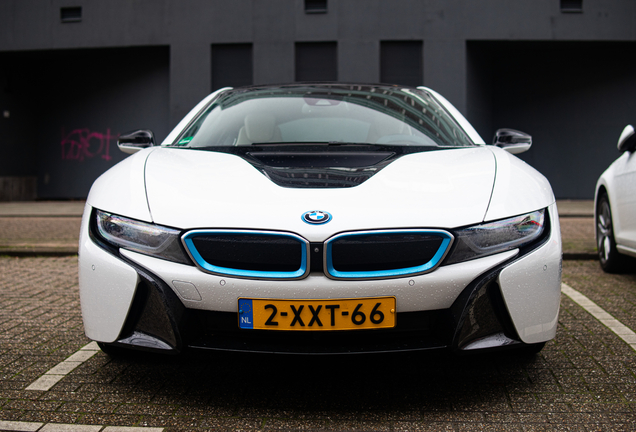 BMW i8