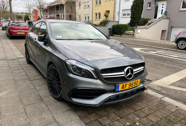 Mercedes-AMG A 45 W176 2015