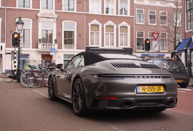 Porsche 992 Carrera 4S Cabriolet