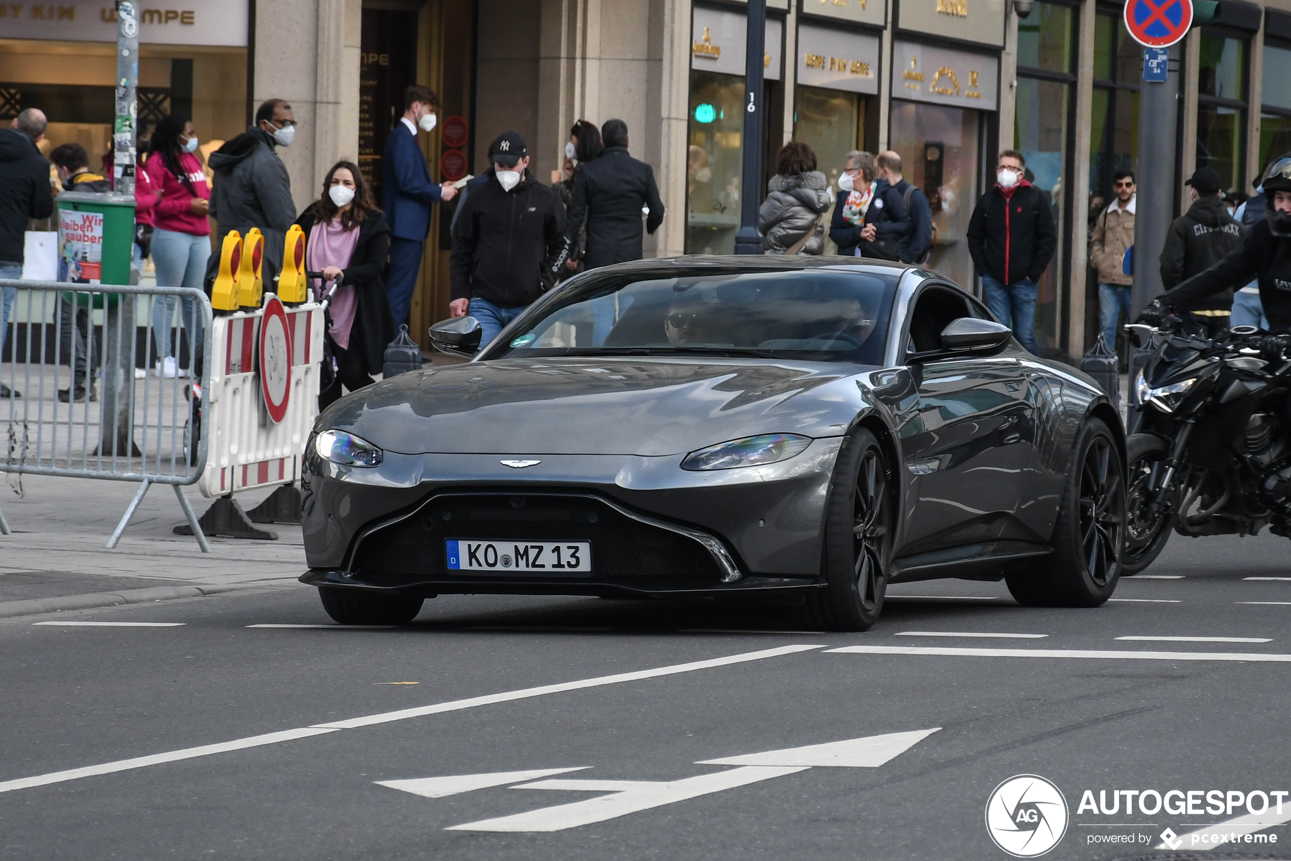 Aston Martin V8 Vantage 2018